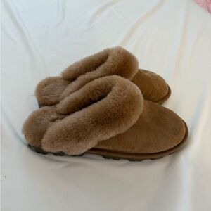 Faux sheepskin slipper size 8- NWOT